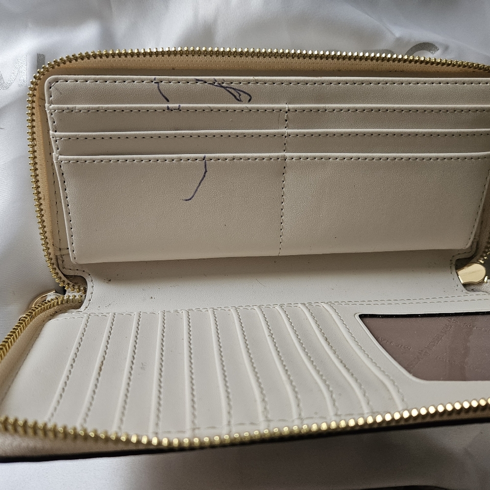Wallet - Picture 3 of 3